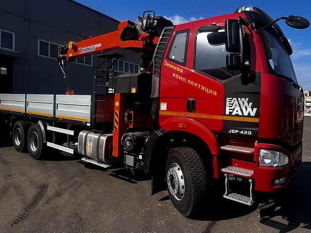 Бортовой FAW с КМУ